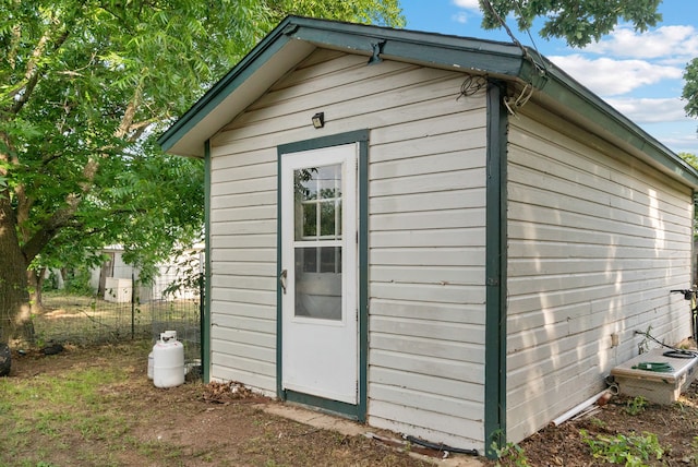 view of outbuilding