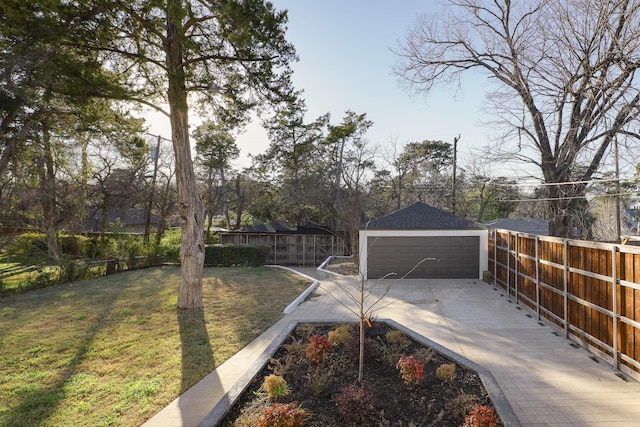 view of yard with a garage