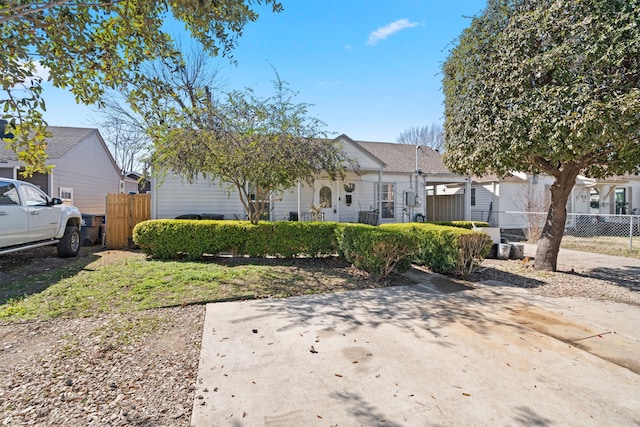 view of front of property