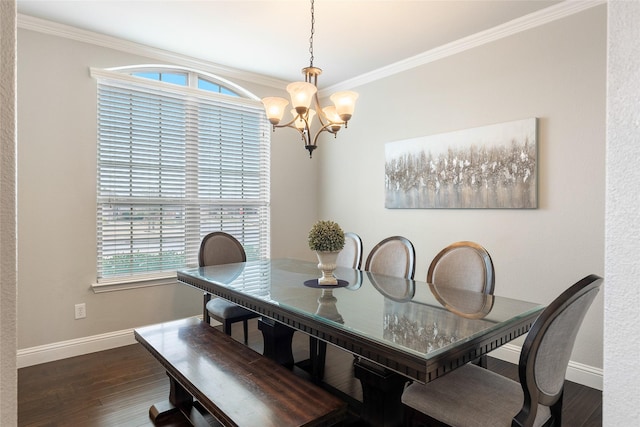 dining area featuring crown molding, a notable chandelier, dark hardwood / wood-style floors, and a wealth of natural light