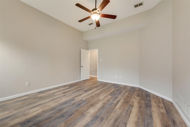 unfurnished room featuring ceiling fan and wood-type flooring