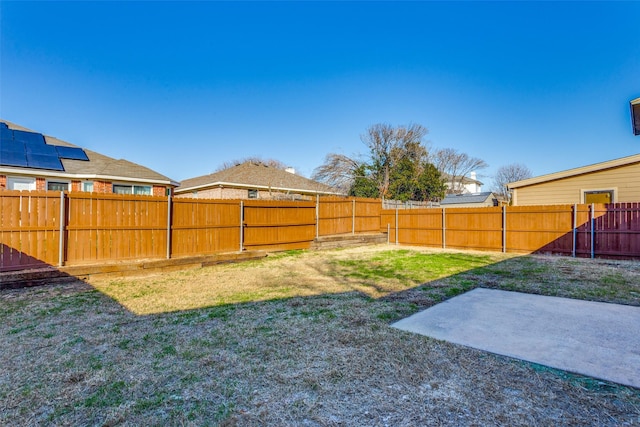 view of yard featuring a patio