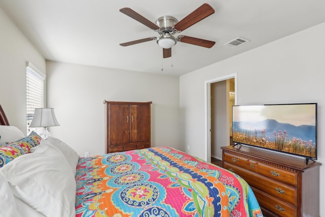 bedroom featuring ceiling fan