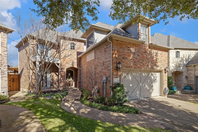 view of front facade featuring a garage