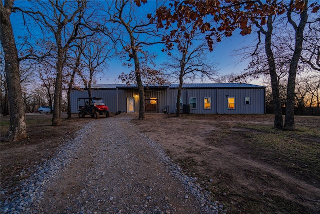 view of front of property