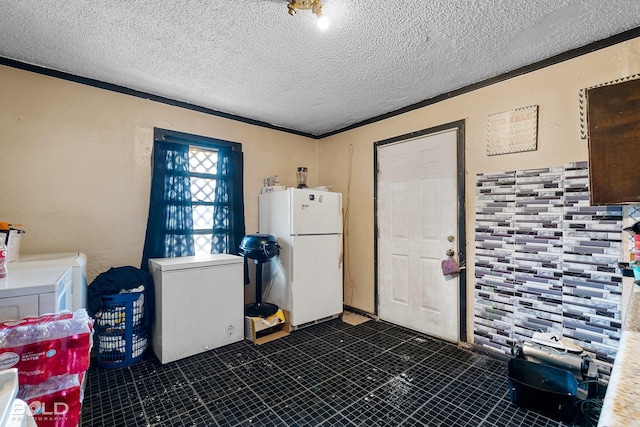 washroom featuring a textured ceiling