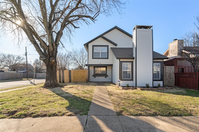 view of front of property with a front yard