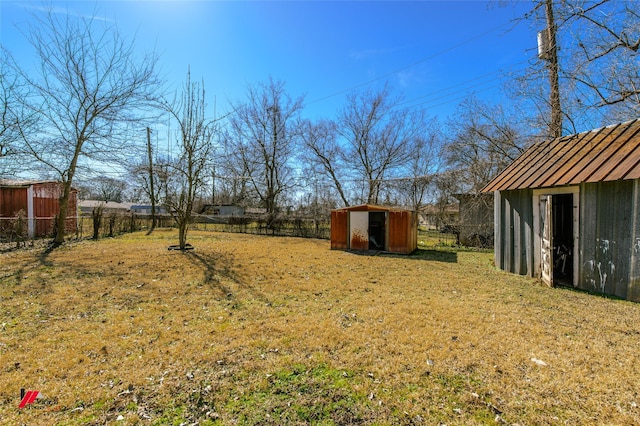 view of yard with a shed