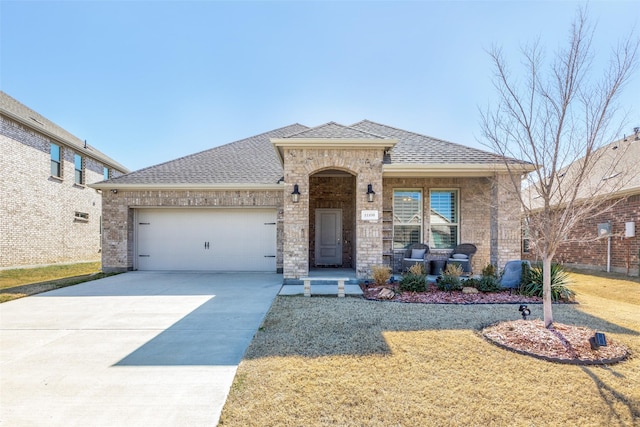 view of front of property featuring a garage