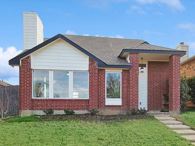 view of front of property with a front yard