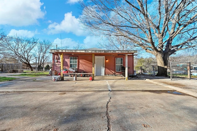 view of front of property