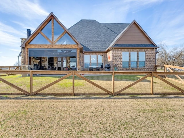 view of front facade with a front lawn