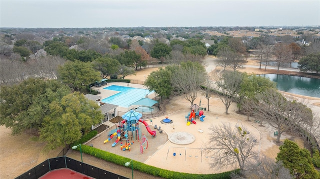 bird's eye view of a pool area and a recreational park