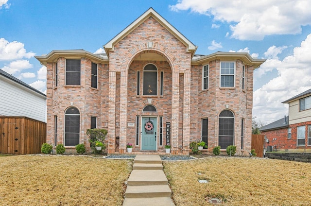 view of front of home featuring a front lawn