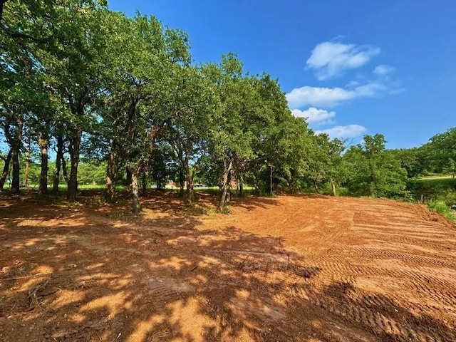 Listing photo 3 for 8 Iowa Ct, Nocona TX 76255