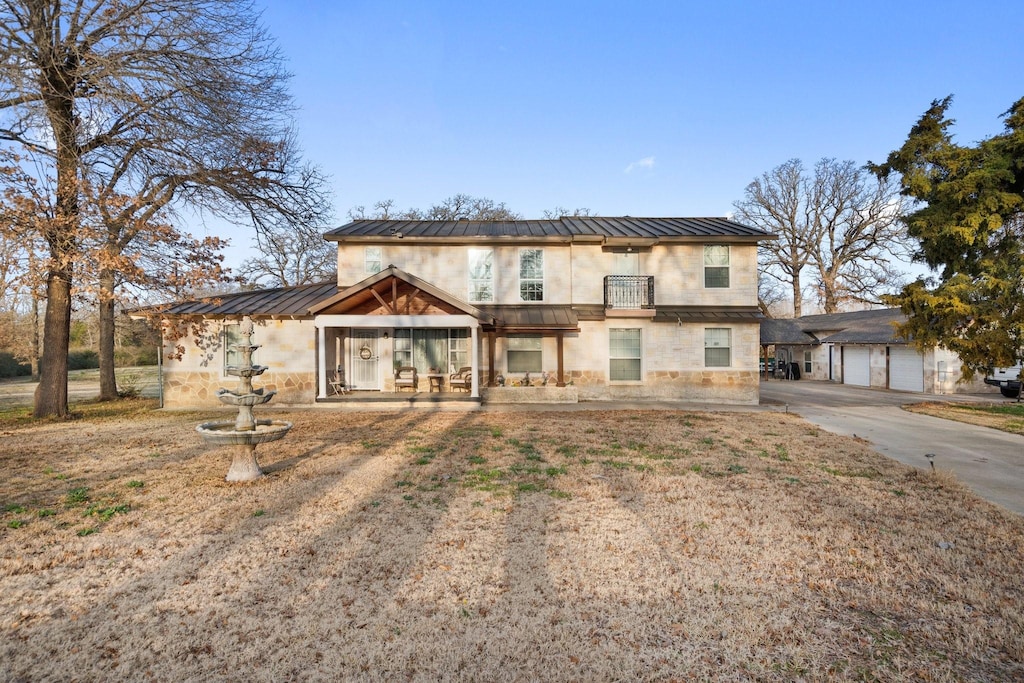 view of front of property with a porch