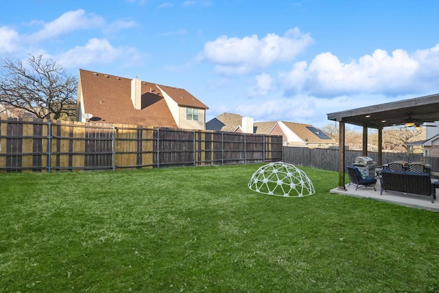 view of yard featuring a patio