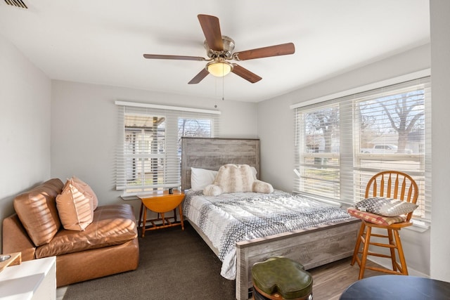 bedroom with ceiling fan