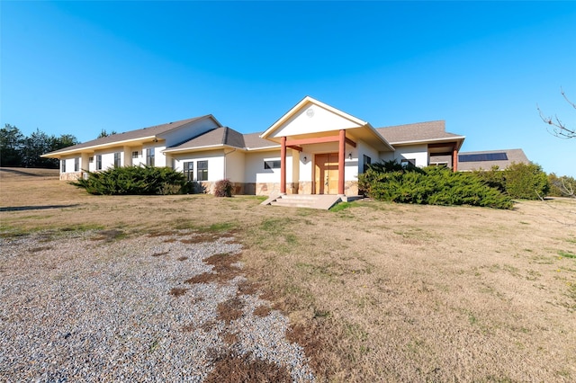 view of front of house with a front yard