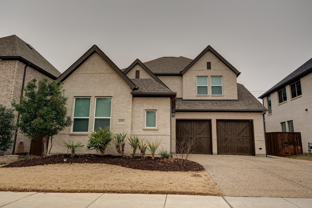 view of front facade with a garage