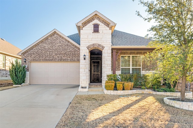 view of front facade featuring a garage