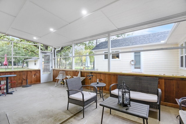 sunroom with vaulted ceiling