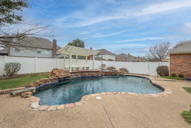 view of pool featuring an in ground hot tub, a pergola, and a patio area