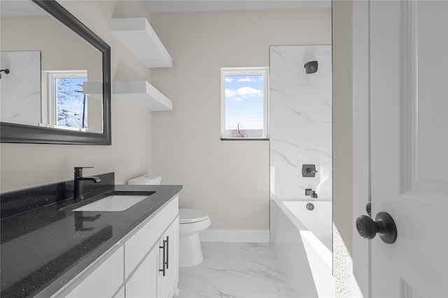 full bathroom with plenty of natural light, toilet, tiled shower / bath combo, and vanity