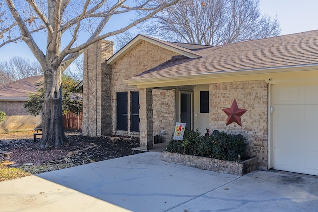 view of front facade with a garage