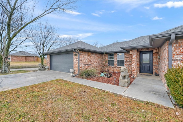 2113 Bethany Rd, Sherman, TX 75090 - single story home with a garage and a front lawn