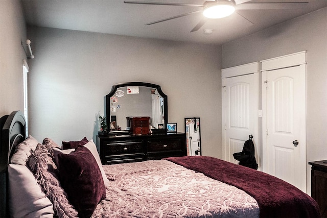 bedroom with ceiling fan