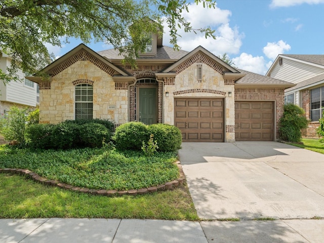 view of front facade featuring a garage