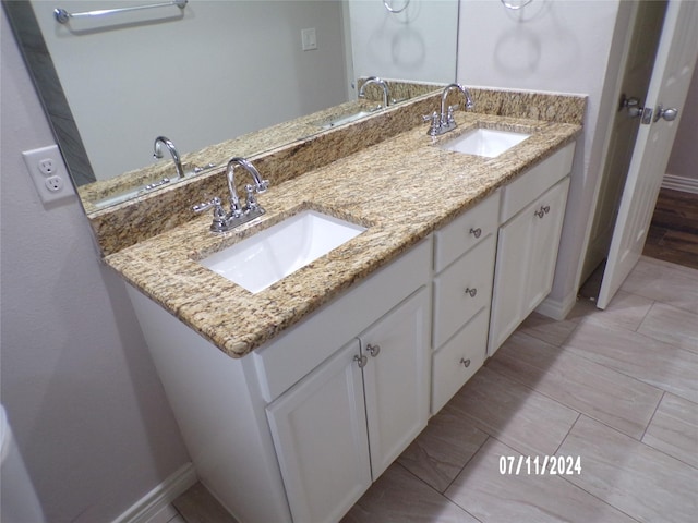 bathroom with vanity