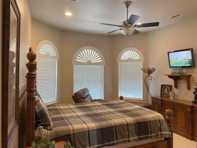 bedroom with ceiling fan