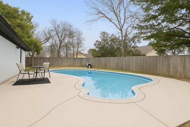 3404 Peachtree Ln, Pantego, TX 76013 - view of swimming pool featuring a fenced backyard and a patio area