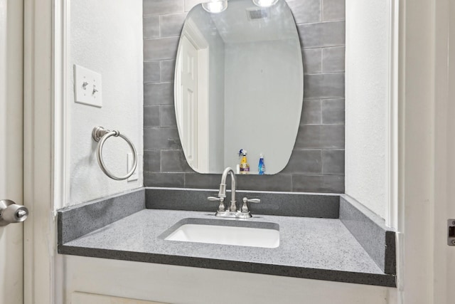 3404 Peachtree Ln, Pantego, TX 76013 - bathroom with vanity