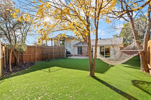 view of yard featuring a patio