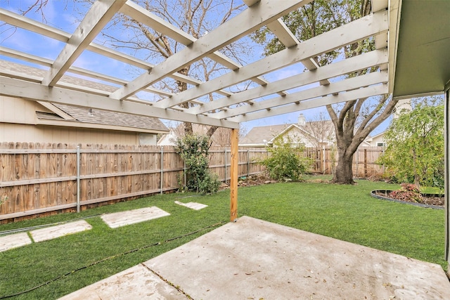 view of yard featuring a pergola and a patio area