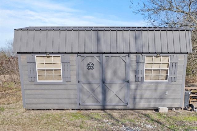 view of outbuilding