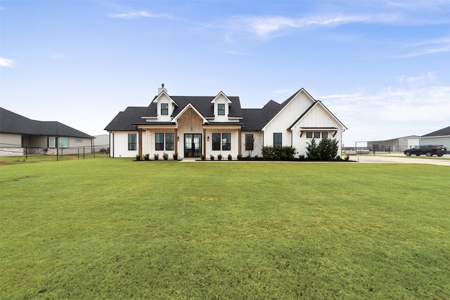 view of front facade with a front yard