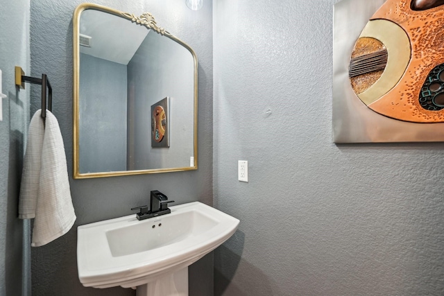 bathroom featuring sink