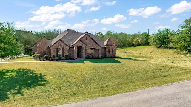 view of front of house featuring a front yard