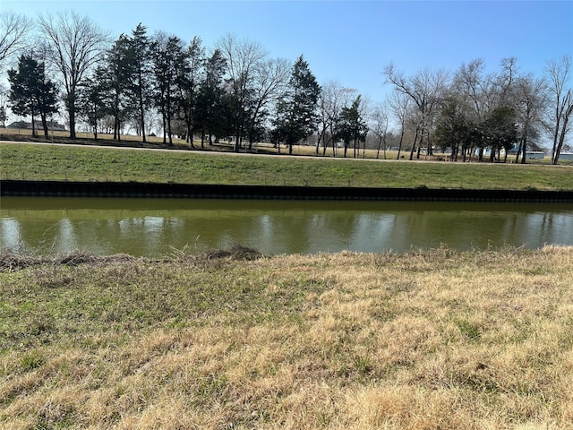 Listing photo 2 for 482 Canal St, Corsicana TX 75109