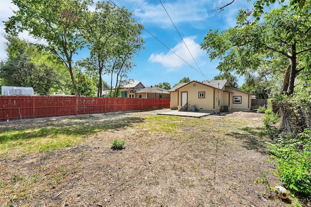 view of yard with a patio