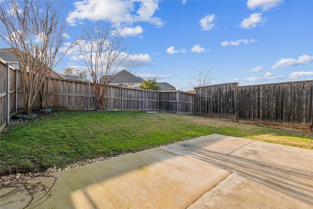 view of yard with a patio area