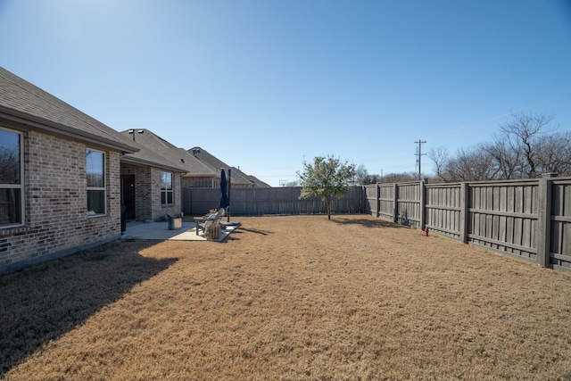 view of yard featuring a patio