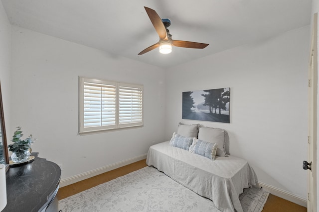 bedroom featuring ceiling fan