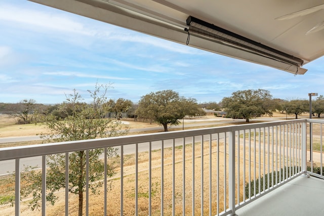 balcony with ceiling fan