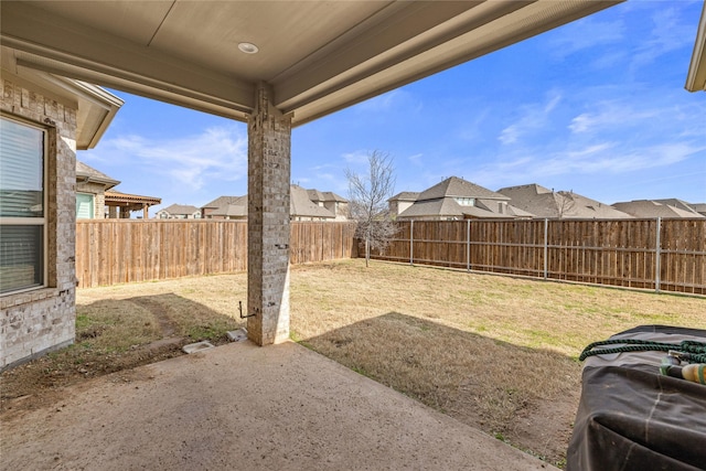 view of yard featuring a patio area