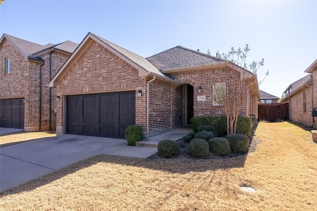 view of front facade featuring a garage